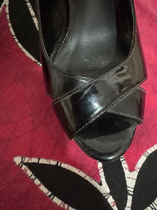Zapatos de fiesta negros de charol negros 