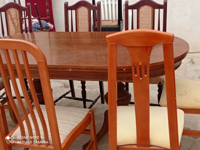 Mesa de comedor y 8 sillas  se desmonta