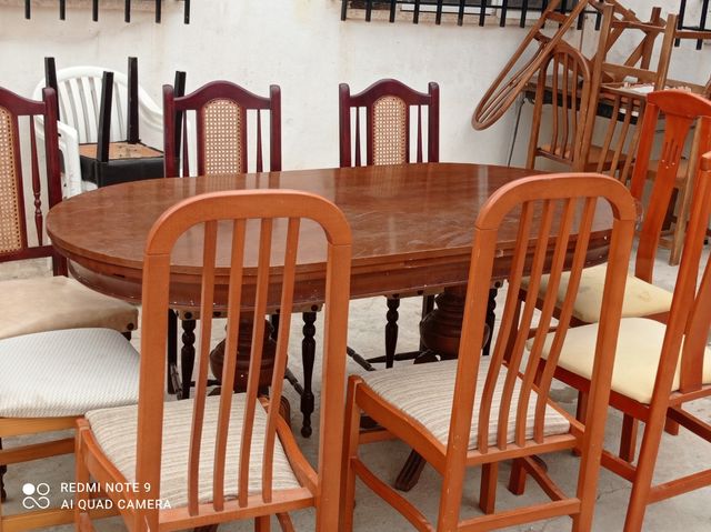 Mesa de comedor y 8 sillas  se desmonta