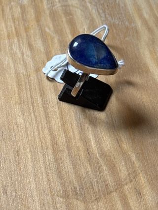 Anillo piedra natural azul hecho a mano