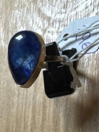 Anillo piedra natural azul hecho a mano