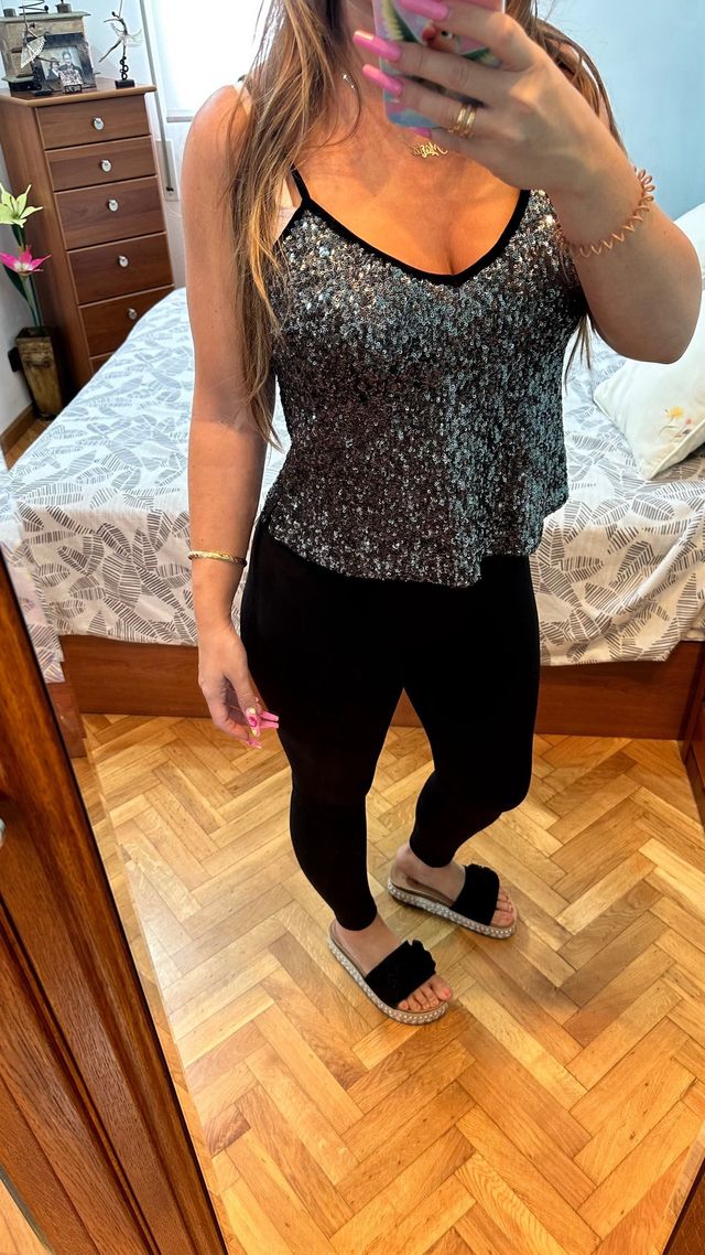 Camiseta lentejuelas plateadas y negras