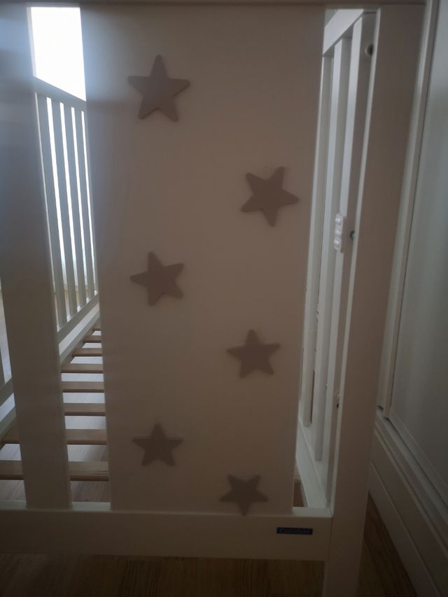 Cuna Cotinfant blanca con estrellas