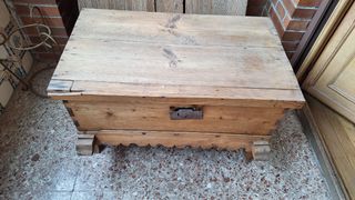 Arcón antiguo de madera medidas 76x44x46