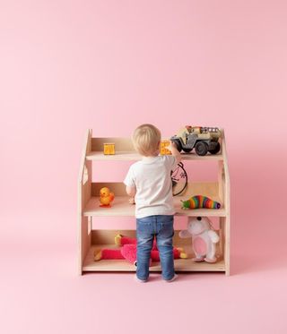 Scaffalatura in legno Montessori