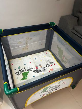 Parque infantil para bebés
