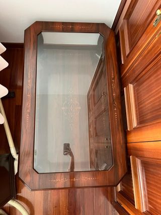 Mesa de centro de madera y cristal