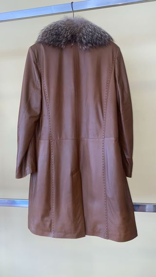 Abrigo piel marrón con cuello pelo señora