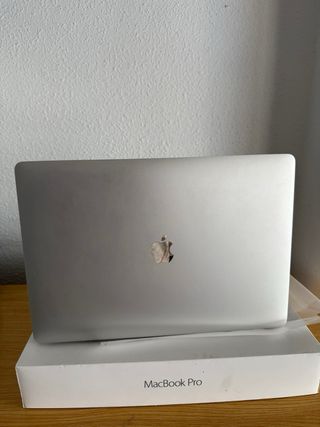 MacBook Pro 15’’ 2018 2019 i7 16RAM 500 SSD touch