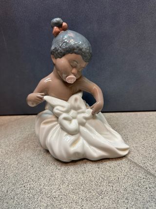 Figura Nao Lladró Bebé Coletas