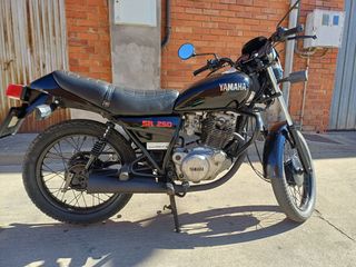 YAMAHA SR250