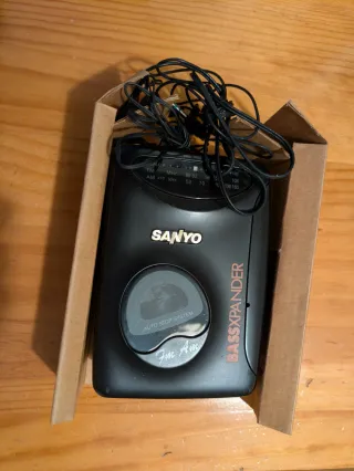 Walkman Sanyo Bassxpander Radio Cassette Negro