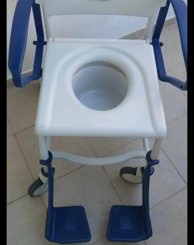 Silla de ruedas para ducha WC y transporte REBOTEC
