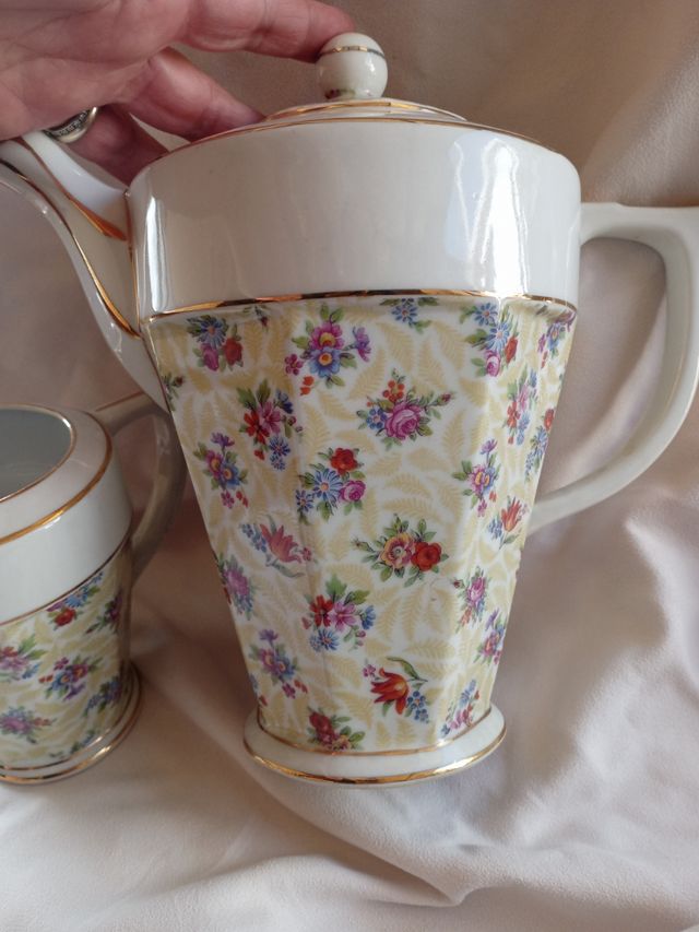 Caffettiera e Lattiera porcellana Dorata