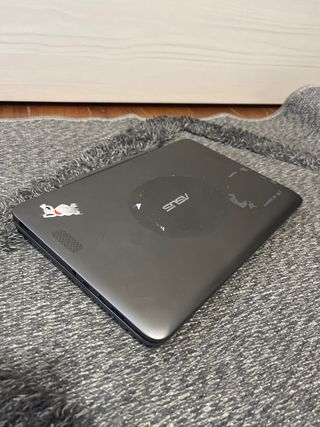 Ordenador ASUS gris para piezas
