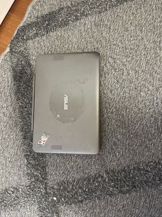 Ordenador ASUS gris para piezas