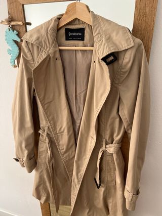 Trench Stradivarius Beige Mujer