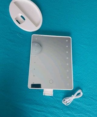 Espejo de maquillaje con luz LED