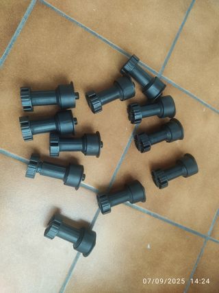 Patas para muebles de cocina.