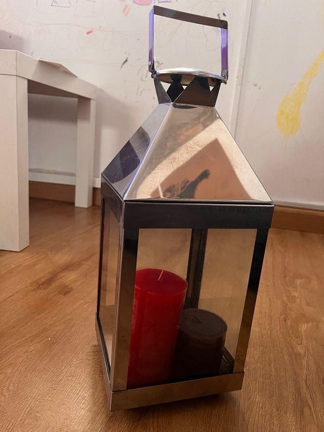 Linterna decorativa de metal y cristal