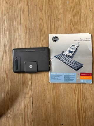 Palm Tungsten E2 Handheld y teclado inalámbrico.