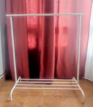 Burro para ropa RIGGA blancos 
Ikea.