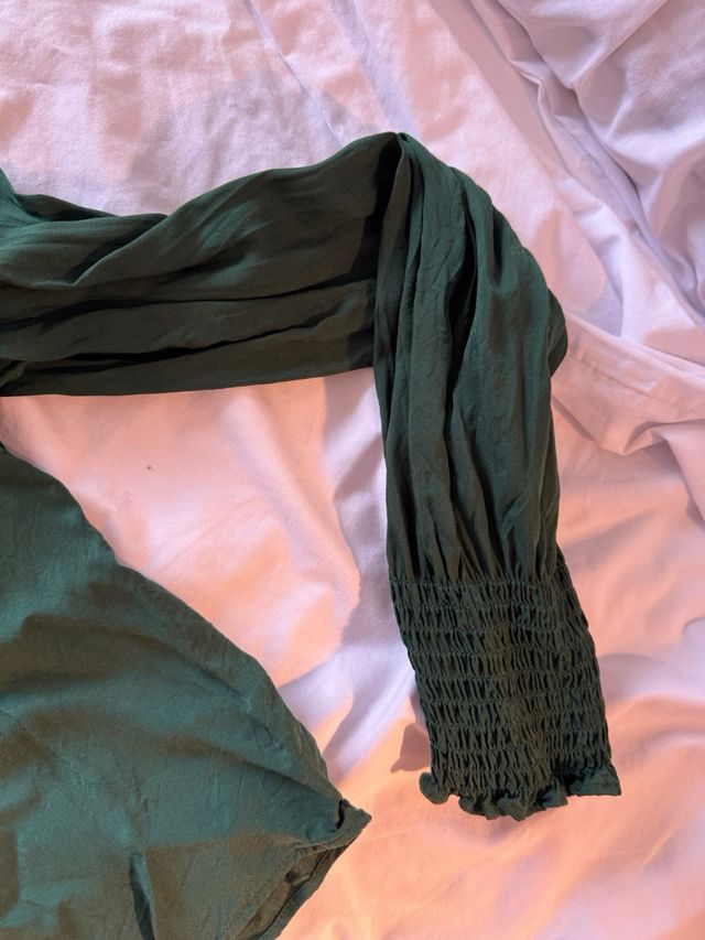 Blusa Zara verde oscuro M mangas abullonadas
