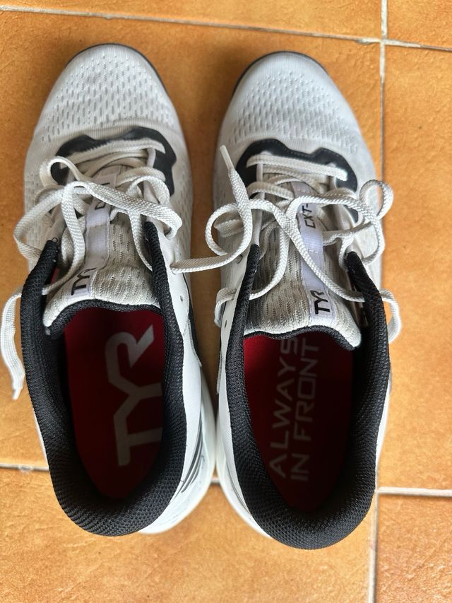 Scarpe TYR Crossfit bianche e nere
