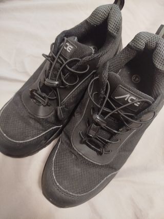 Zapatos de trabajo negros talla 41