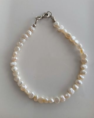 Pulsera de perlas barrocas plateada