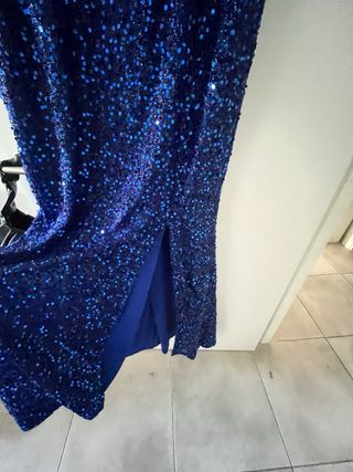 Vestido de fiesta azul brillante