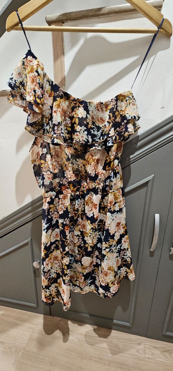 Vestido flores Stradivarius Talla S