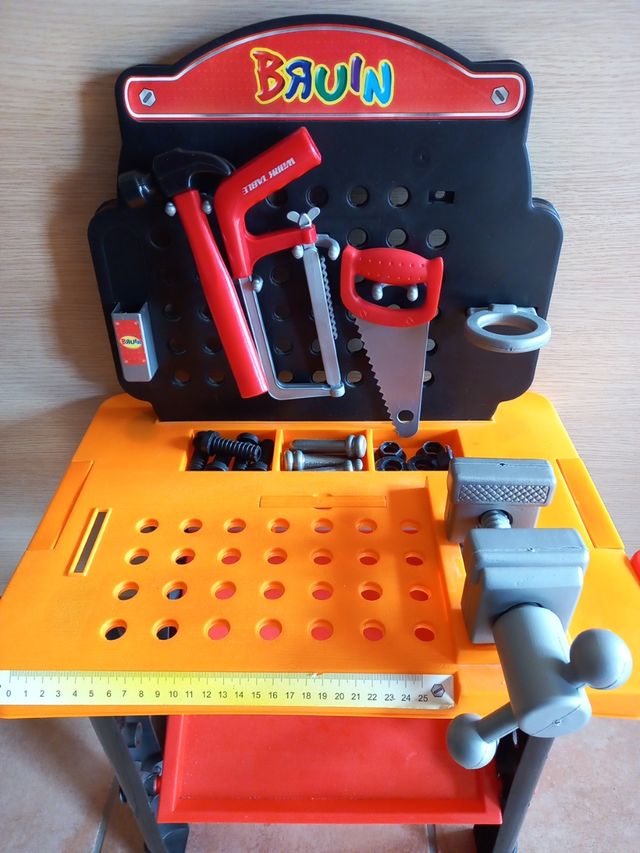 Banco de herramientas de juguete Bruin