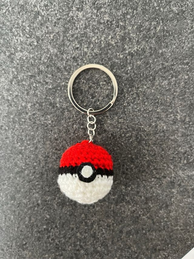 Portachiavi Pokeball uncinetto