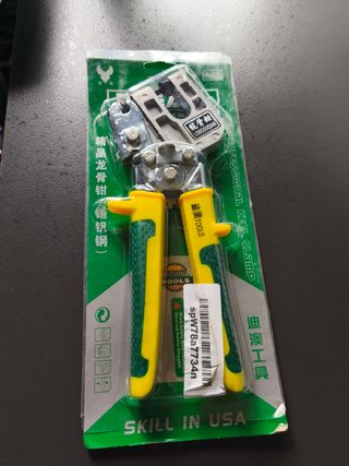 Punzonadora de perfiles de Pladur