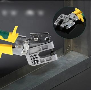 Punzonadora de perfiles de Pladur