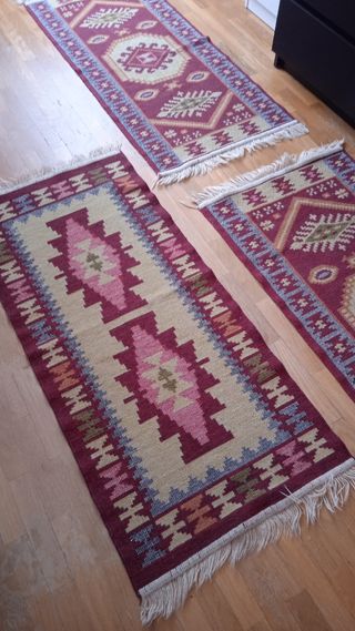 Tres alfombras pie de cama. Las tres 24€