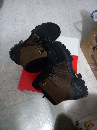 Botas de seguridad LEMAITRE negras y marrones