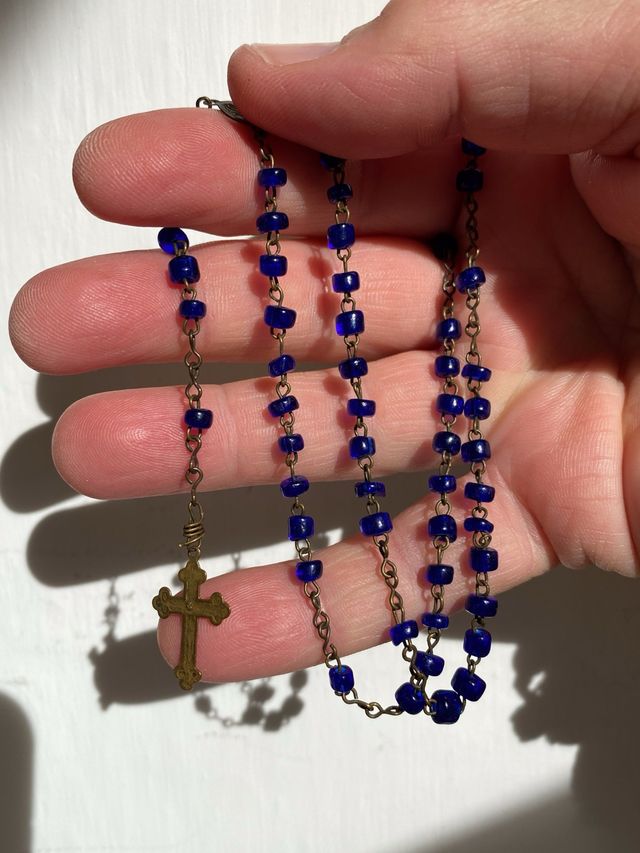 Antico rosario bronzo e vetro blu