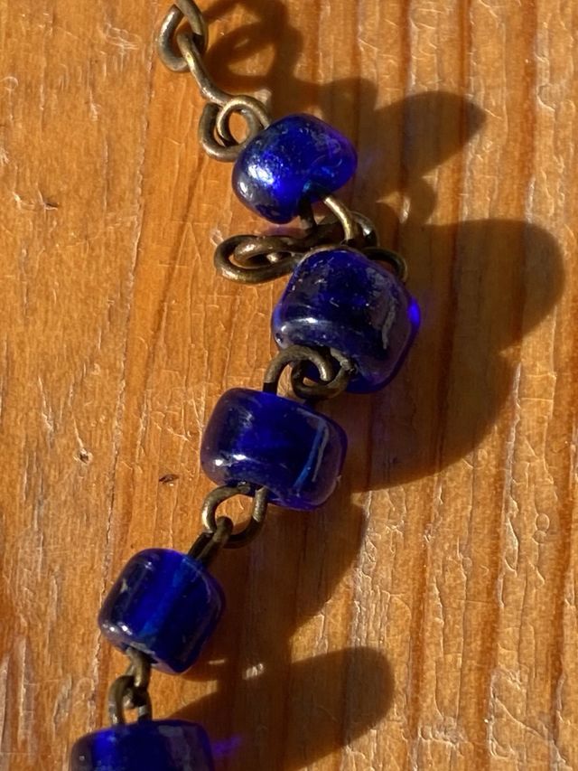 Antico rosario bronzo e vetro blu