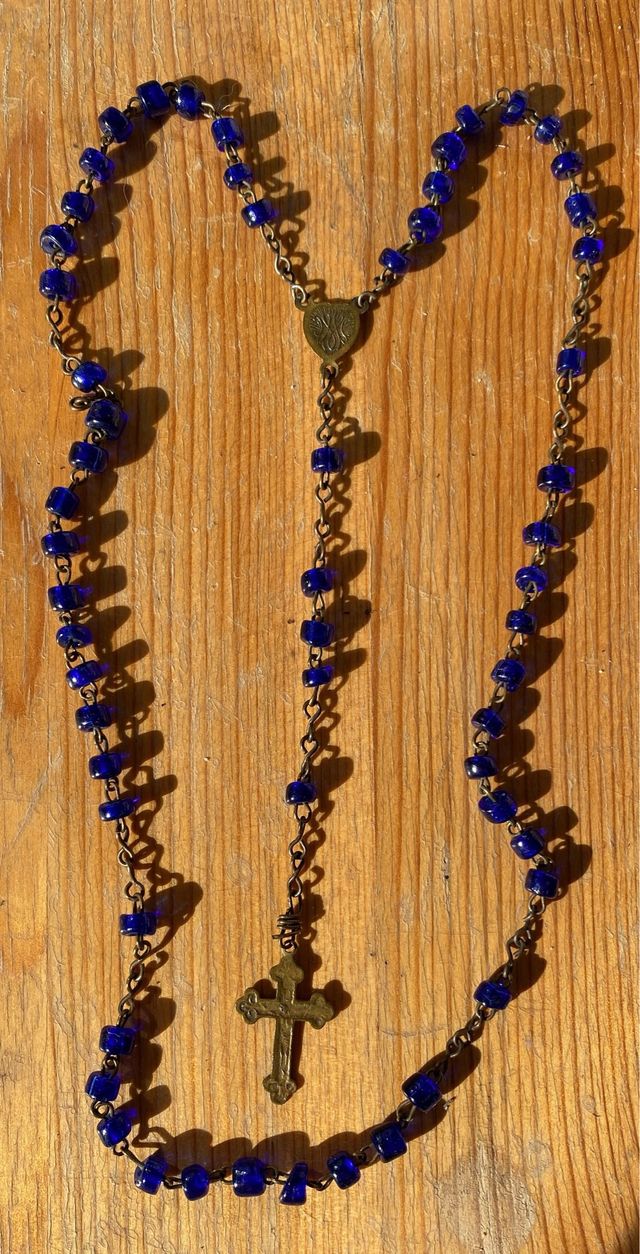 Antico rosario bronzo e vetro blu