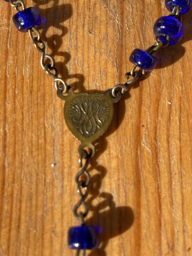 Antico rosario bronzo e vetro blu