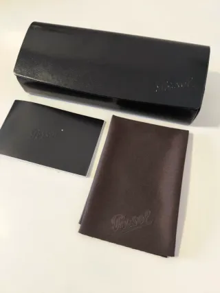 Funda gafas Persol negra sin estrenar