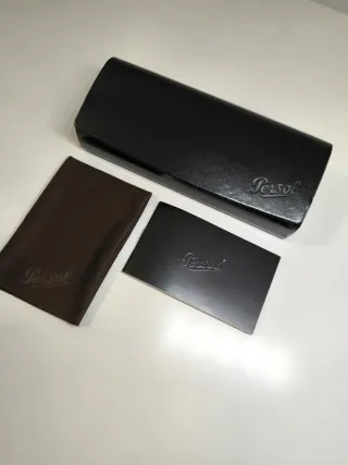Funda gafas Persol negra sin estrenar