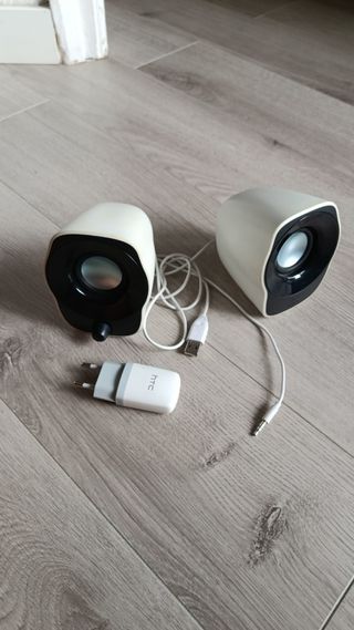 Altavoces Logitech Blancos