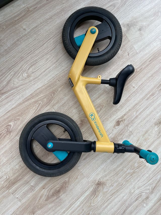 Bici de equilibrio amarilla Kinderkraft