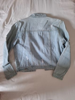 Chaqueta vaquera con perlas