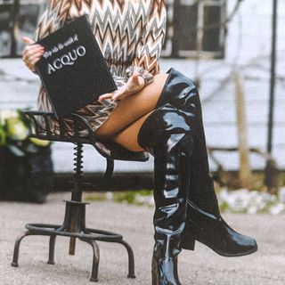 Botas de charol negras
