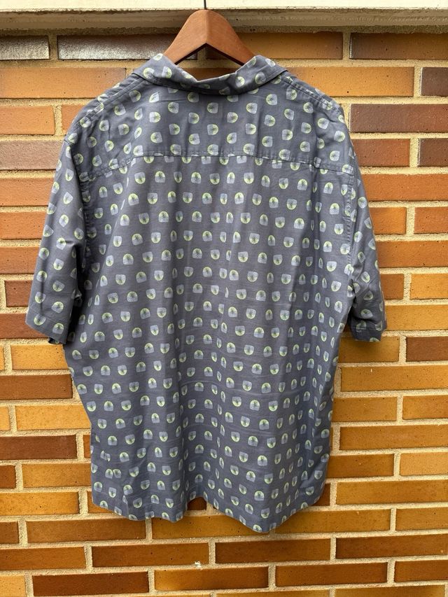 Camisa Estampada Gris y Verde