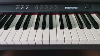Piano Roland LX705